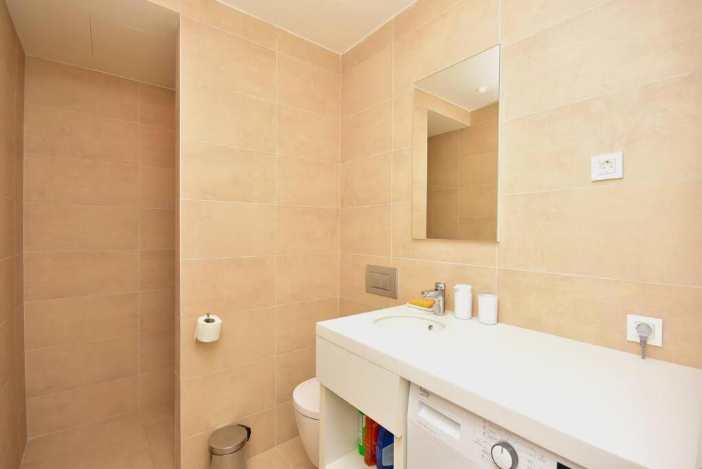 Apartman Brand New ! Seaside With Poolview & Parking Budva