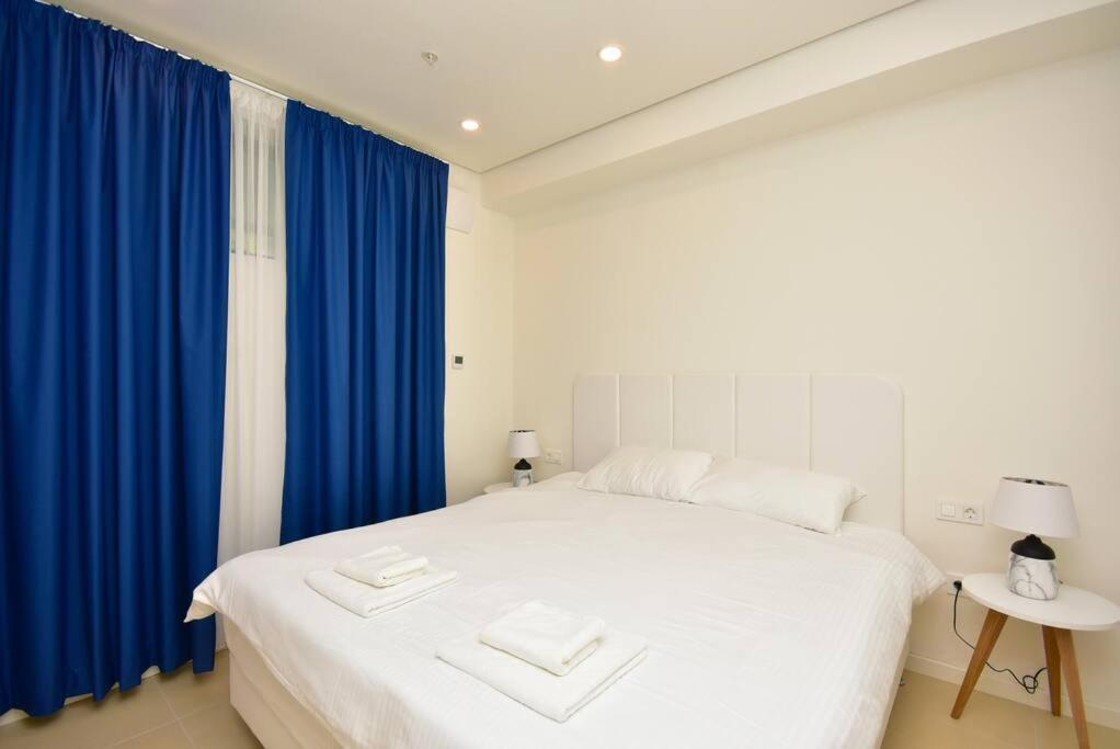 Apartman Brand New ! Seaside With Poolview & Parking *